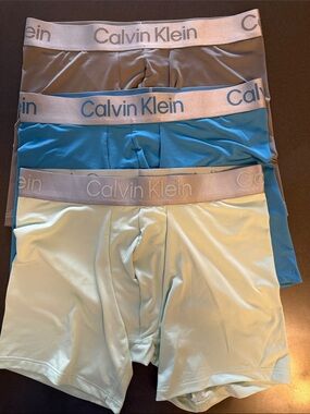 New Calvin Klein 3-Pack Boxer Briefs in Gray, Blue, and Light Green. Microfiber